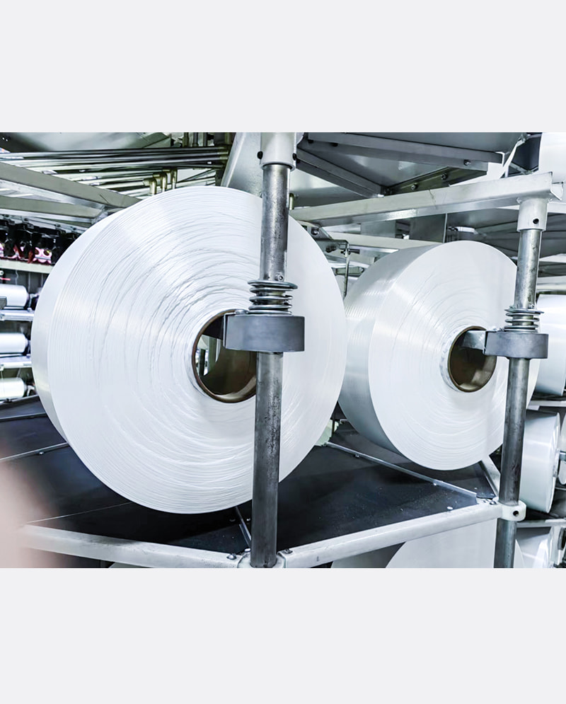 Quomodo decor FDY Yarn aliis tinctum comparat?